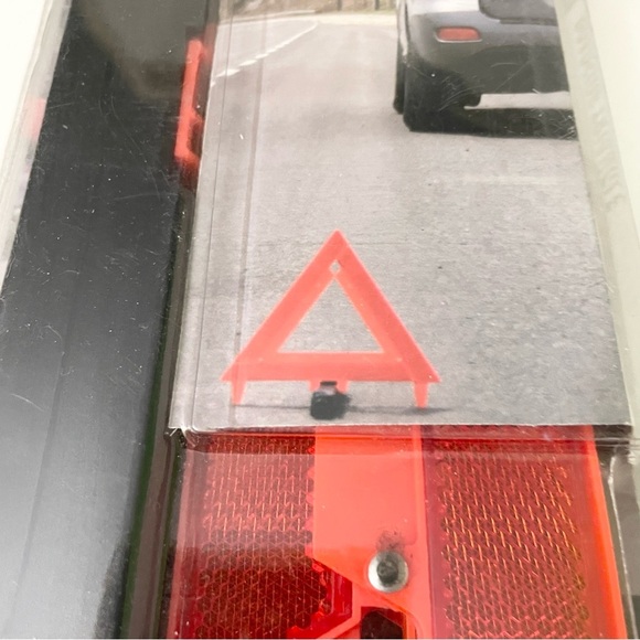 Treksafe Automotive Roadside Triangle Kit - Picture 5 of 12